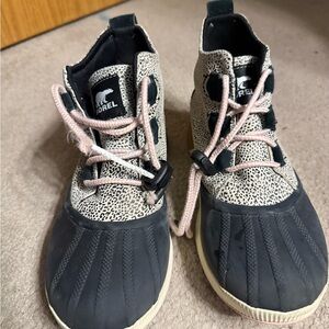 Sorel Black and Cream Sneakers Waterproof Design